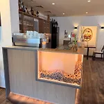 Und Restaurant Zur Kleinen Rebe 来赫