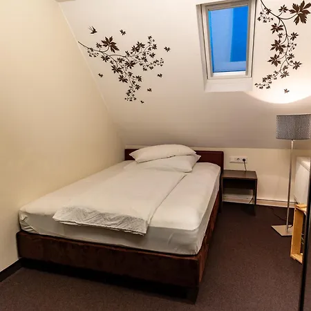 Und Restaurant Zur Kleinen Rebe