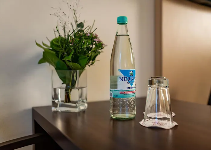 酒店 Und Restaurant Zur Kleinen Rebe